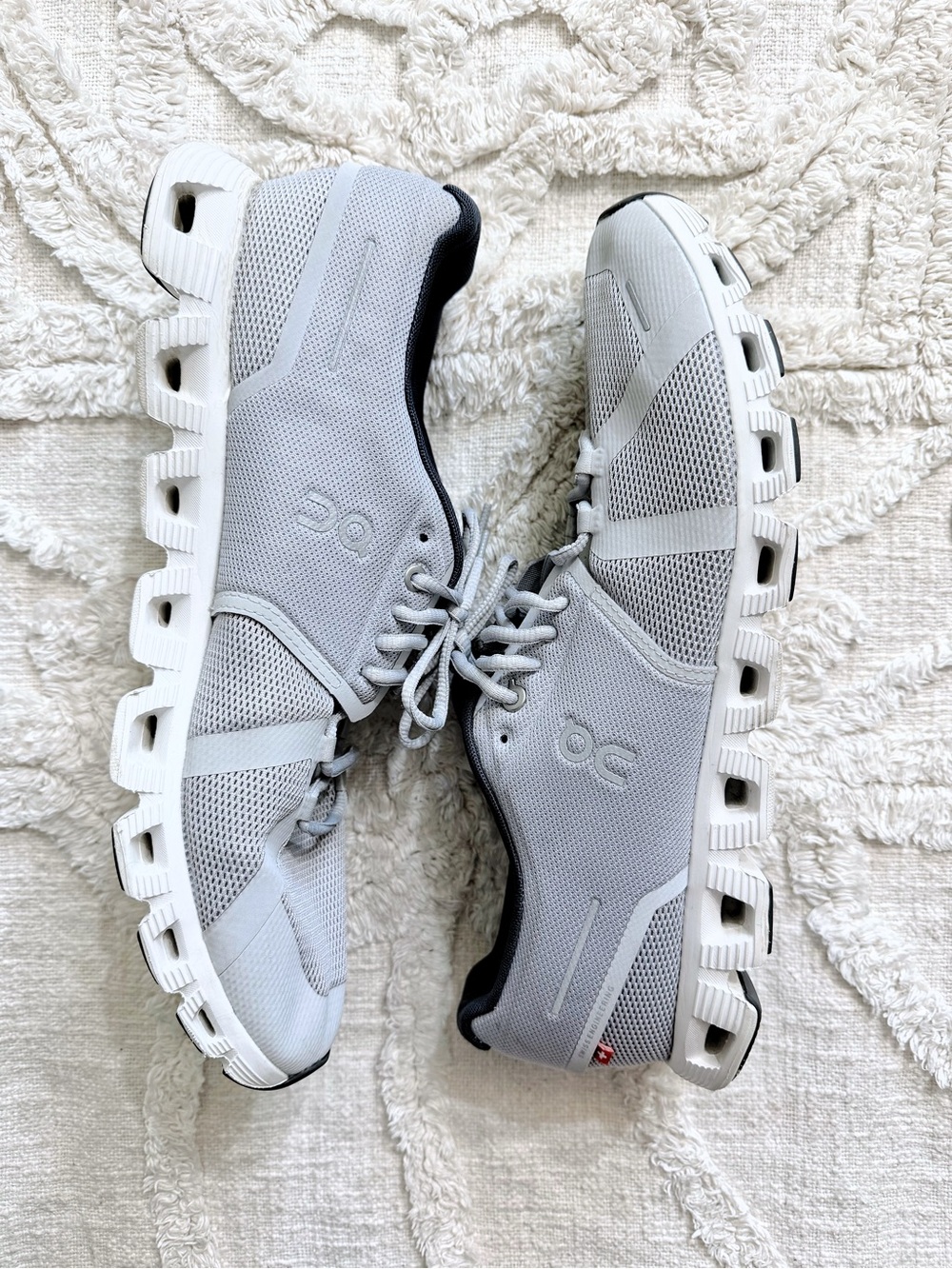 On Cloud 5 Men’s 12.5 Gray White CloudTec Running Walking Sneakers EUC